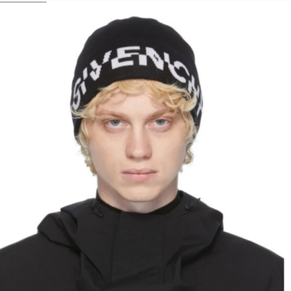 Givenchy Split Logo Wool Skull Cap Beanie Winter Hat Fold Cuff Made In Italy NWT - Picture 13 of 13